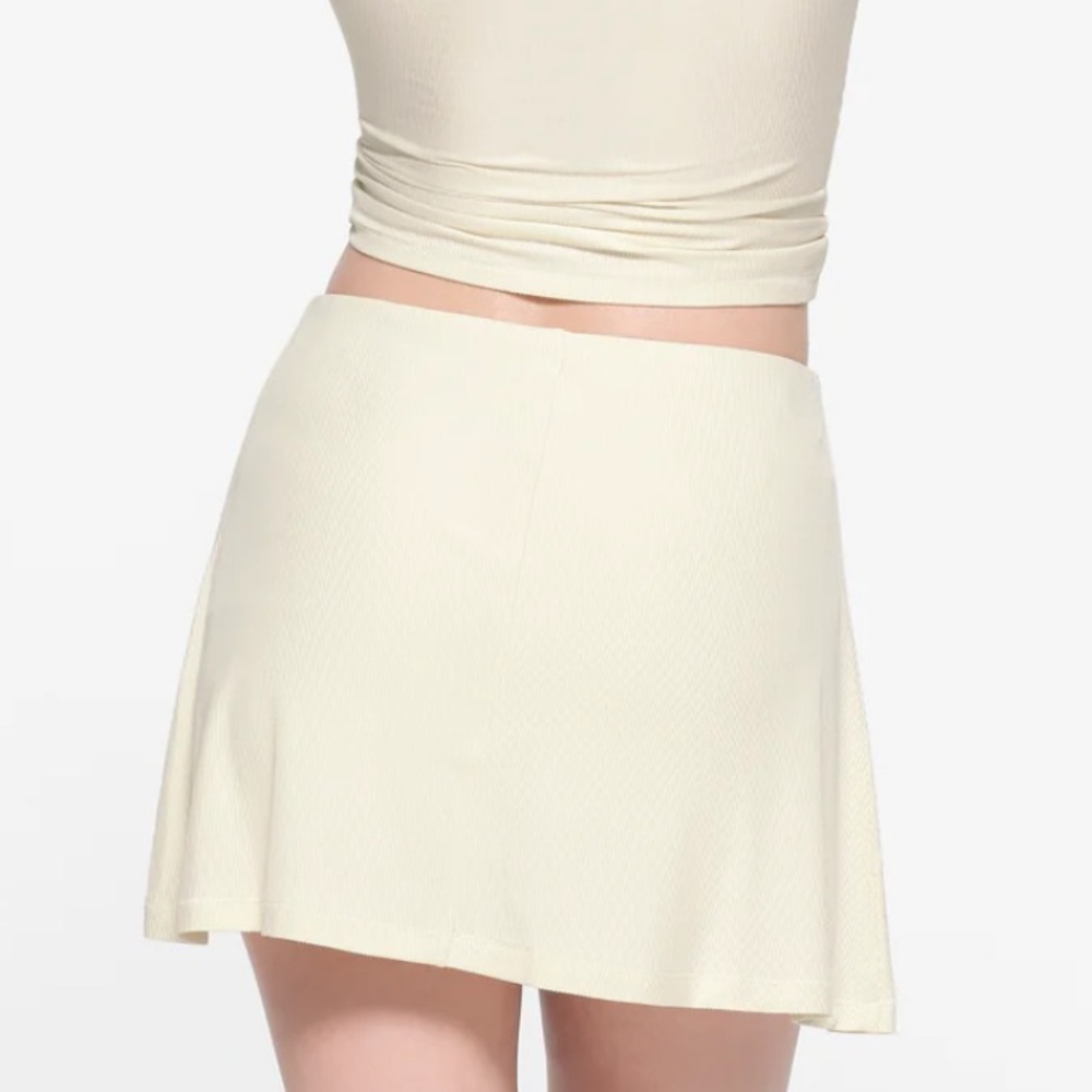 SKIMS Skort - Picture 3 of 5